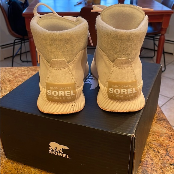 Sorel Out N About III Conquest waterproof sneaker bootie size 7.5 Women’s . - Picture 2 of 6